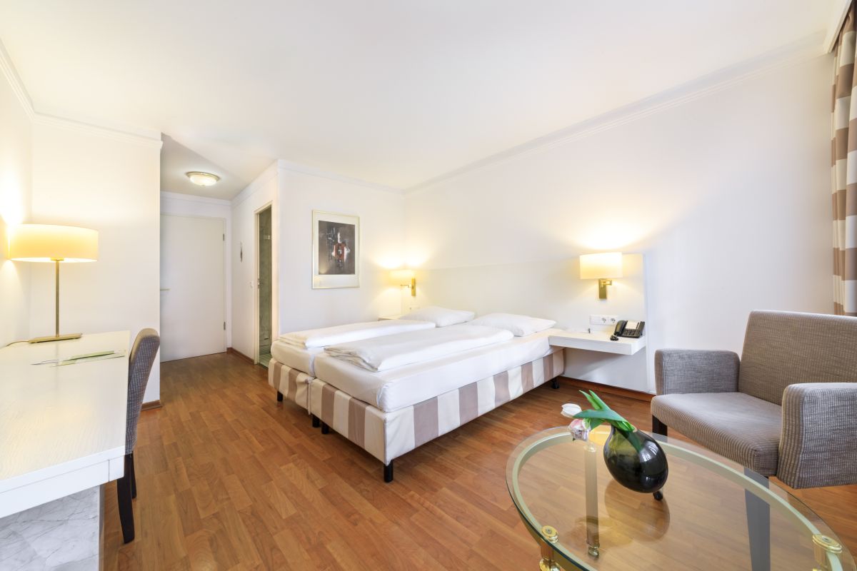relexa Waldhotel Schatten Stuttgart Bild 25
