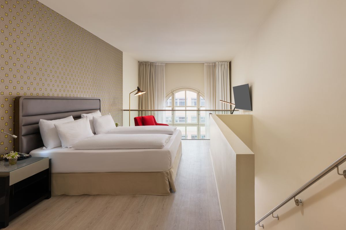 H10 Berlin Ku'damm Bild 40