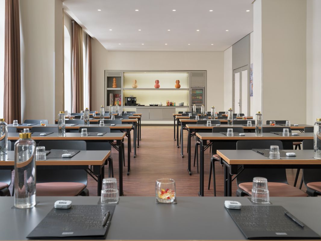 H10 Berlin Ku'damm Bild 22