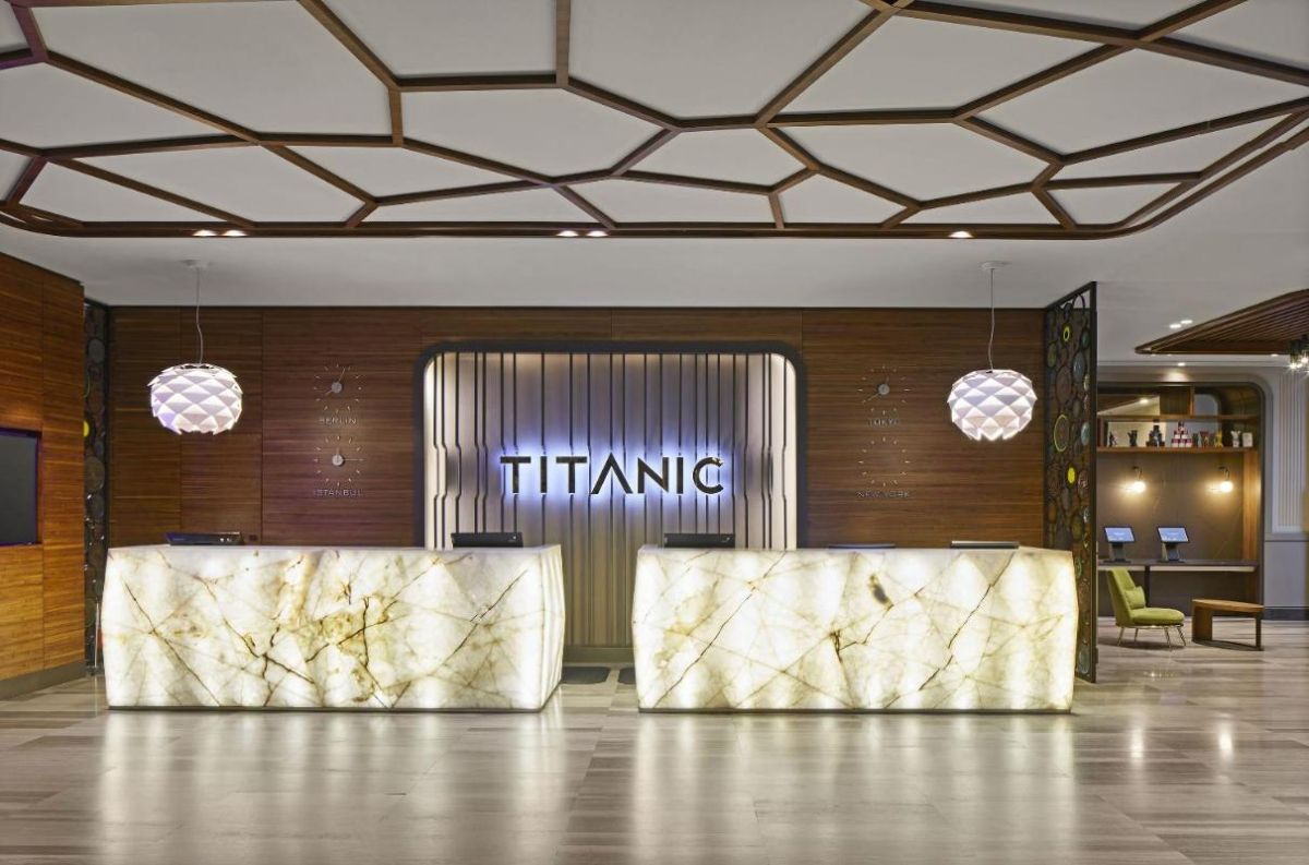 TITANIC Chaussee Berlin Bild 10
