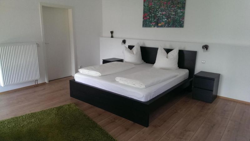 Zum Rebhang Bed & Breakfast