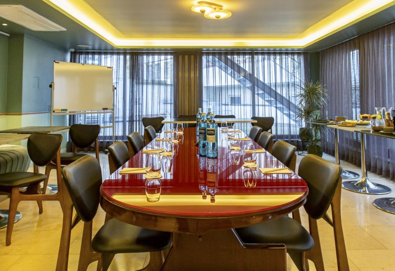 MUZE Hotel Dusseldorf - Handwritten Collection