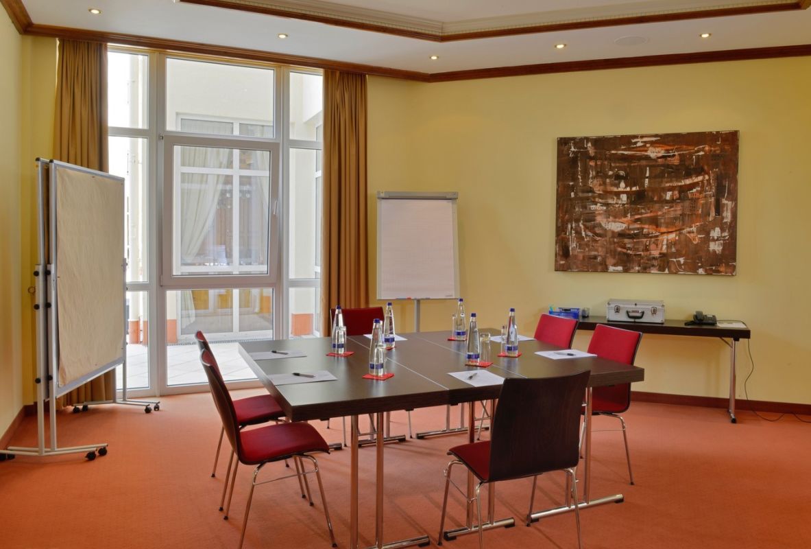 The Monarch Hotel Bild 12