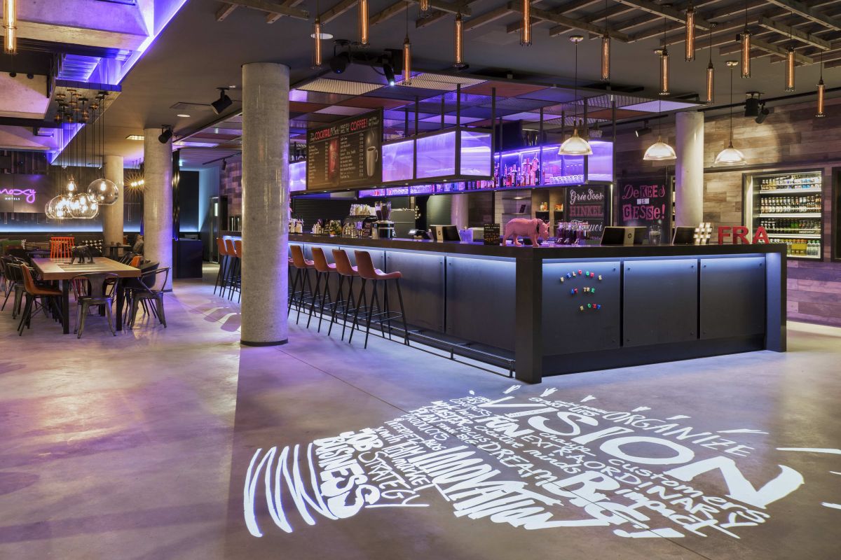 MOXY Frankfurt East Bild 13