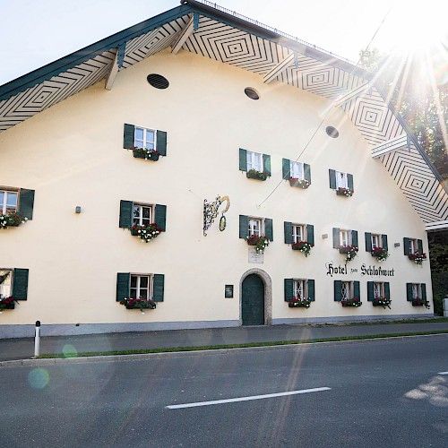 Der Schlosswirt zu Anif - Biedermeierhotel und Restaurant Bild 7
