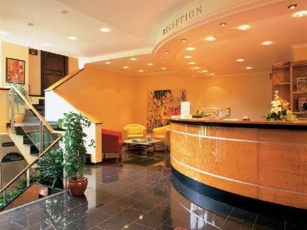 Burg Wegberg Hotel &  Eventlocation Bild 8