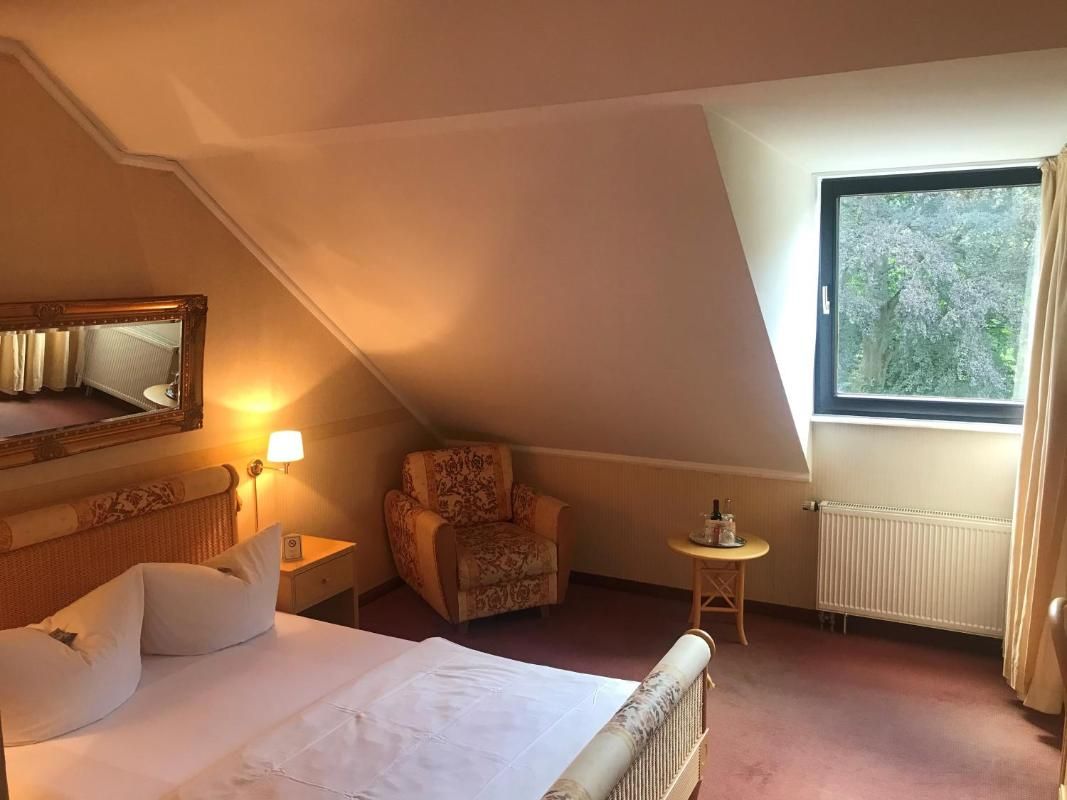 Burg Wegberg Hotel &  Eventlocation Bild 9