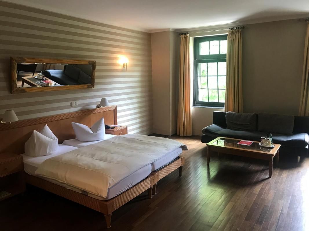 Burg Wegberg Hotel &  Eventlocation Bild 10