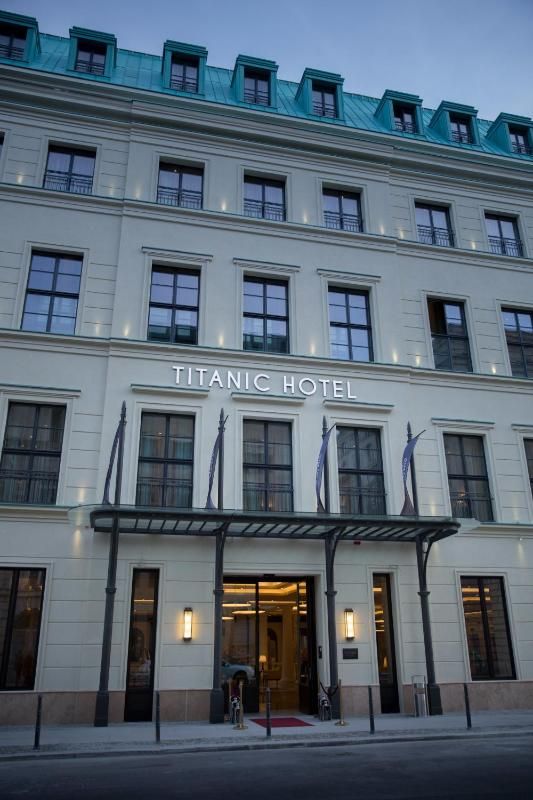 TITANIC Gendarmenmarkt Berlin Bild 6
