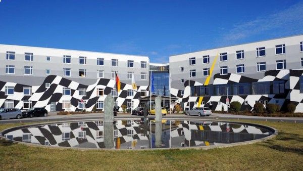 Hotel Motorsport Arena Bild 8