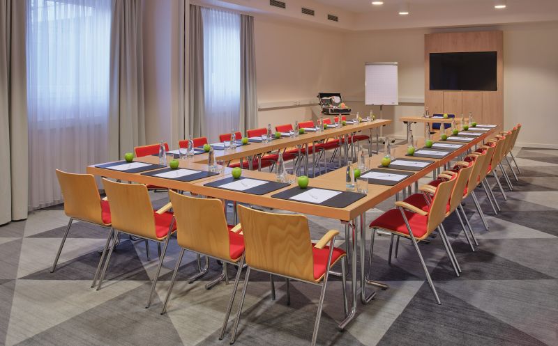 Holiday Inn Express Frankfurt Airport, an IHG Hotel